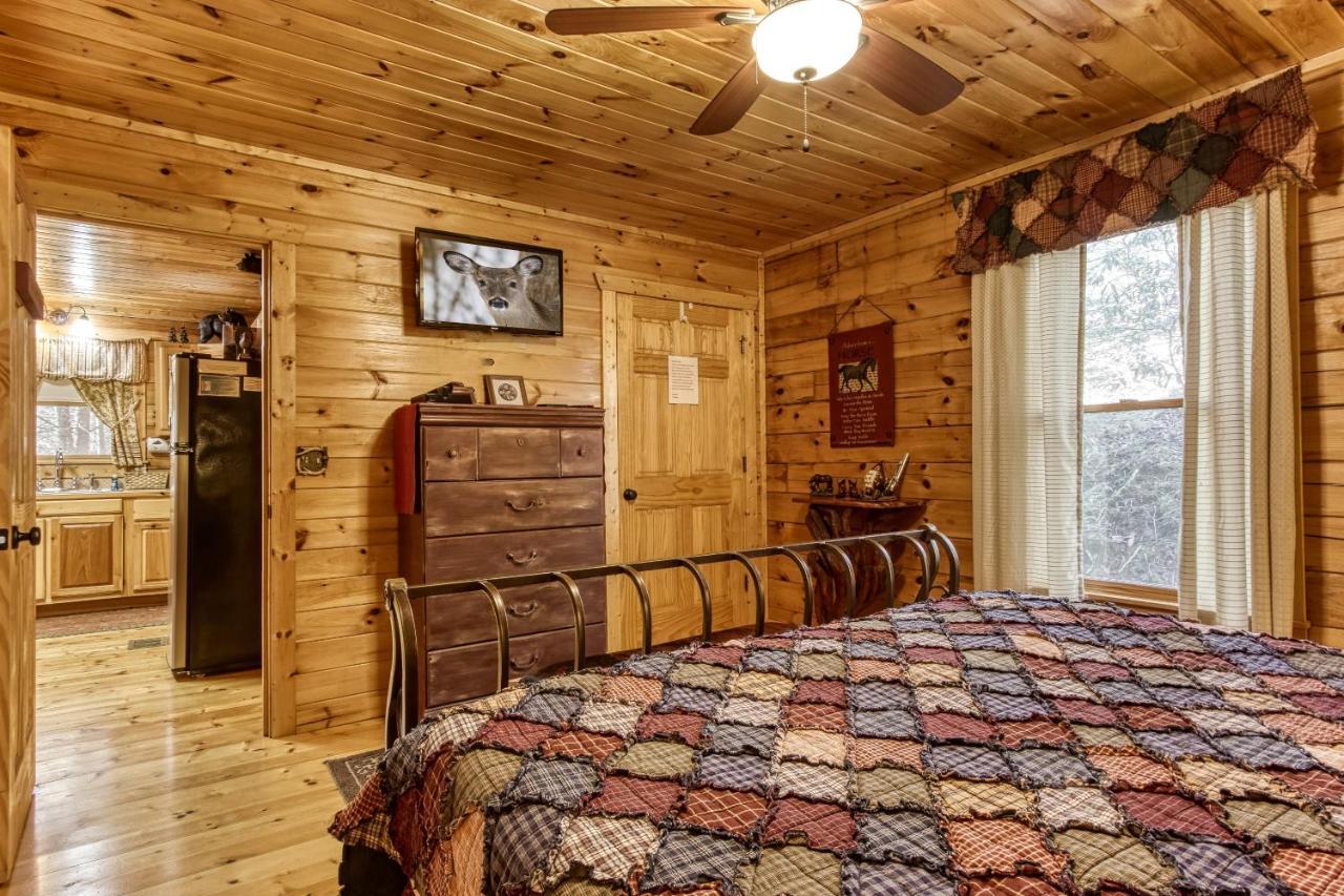 Magical Moments, Hot Tub, Wifi, 1089 Free Tickets Each Paid Day, Dollywood And More جاتلينبرج المظهر الخارجي الصورة