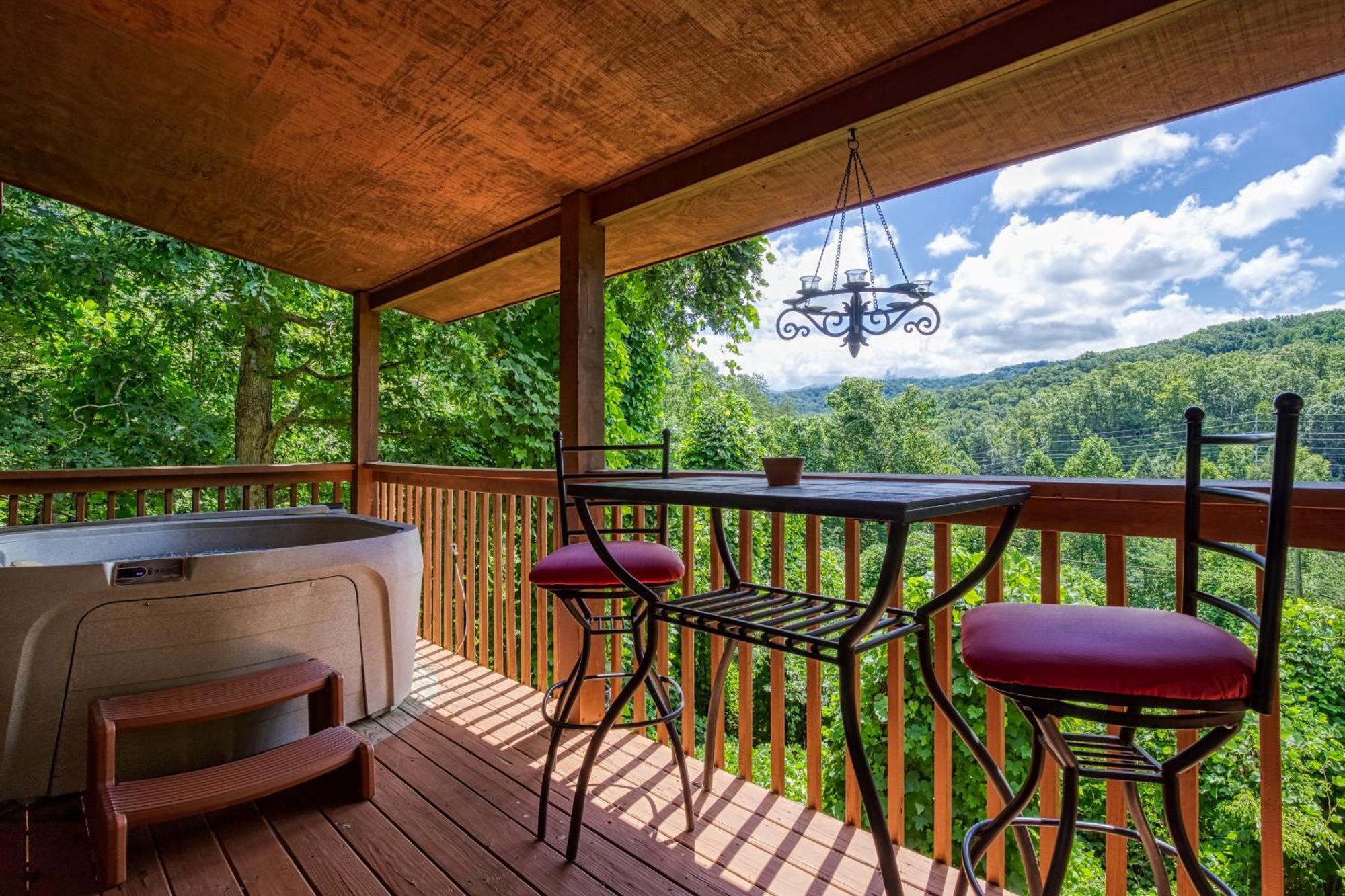 Magical Moments, Hot Tub, Wifi, 1089 Free Tickets Each Paid Day, Dollywood And More جاتلينبرج المظهر الخارجي الصورة