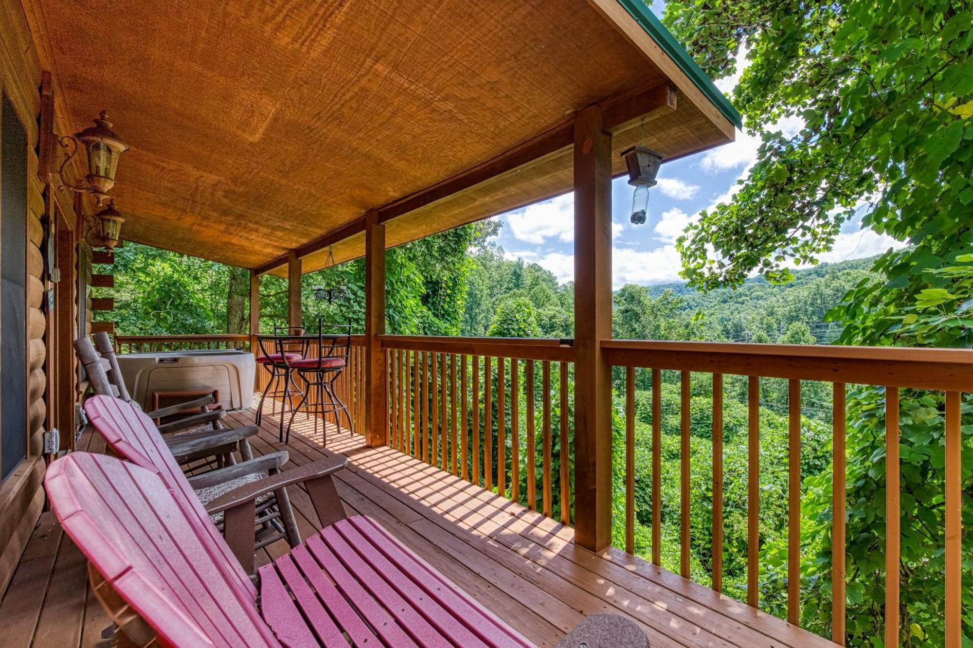 Magical Moments, Hot Tub, Wifi, 1089 Free Tickets Each Paid Day, Dollywood And More جاتلينبرج المظهر الخارجي الصورة